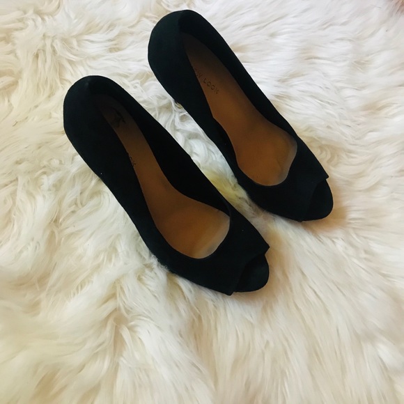 ASOS/New Look Black & Gold Platform Heel - Picture 3 of 7